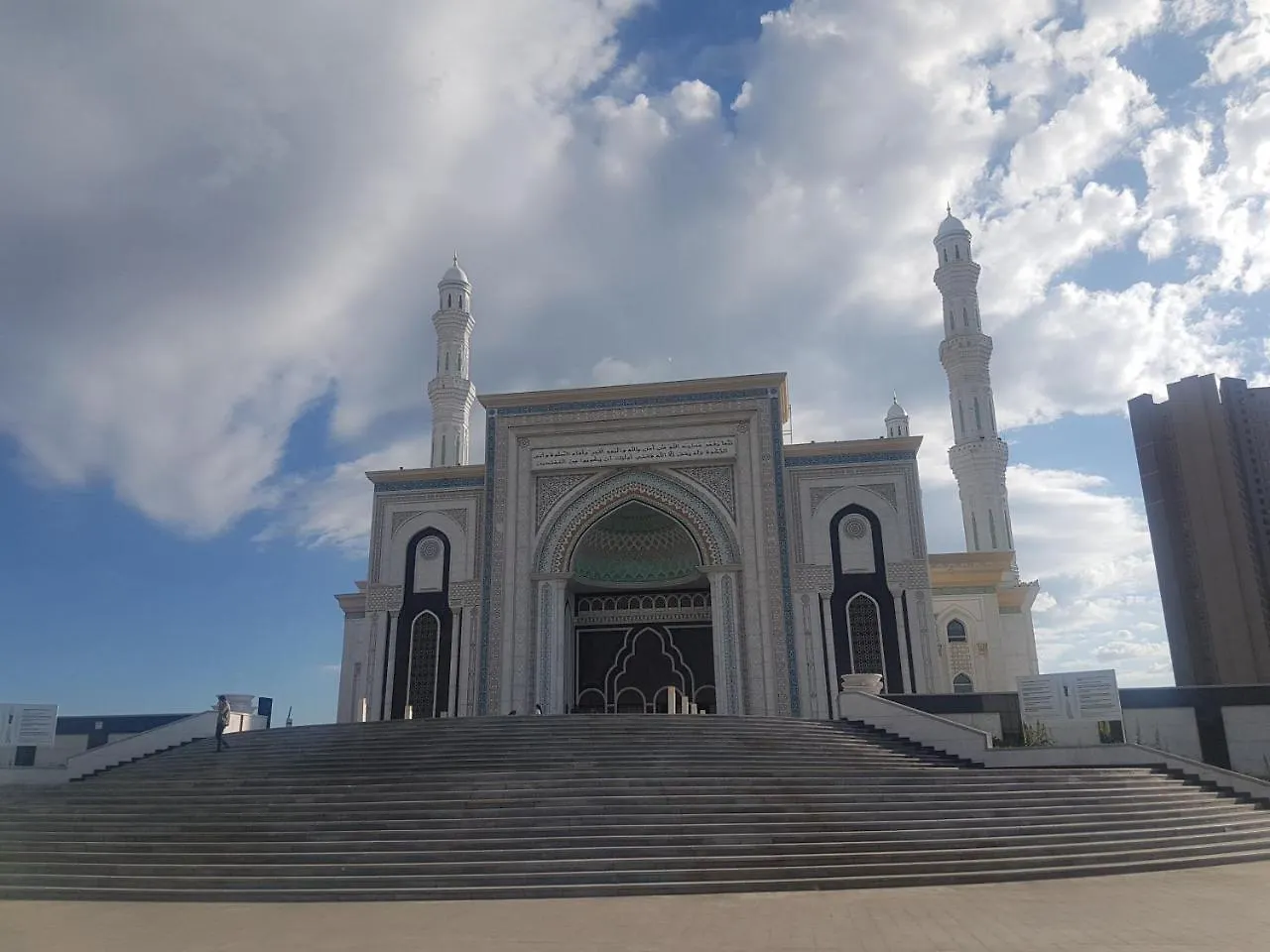 Arai Halal Apartments Astana